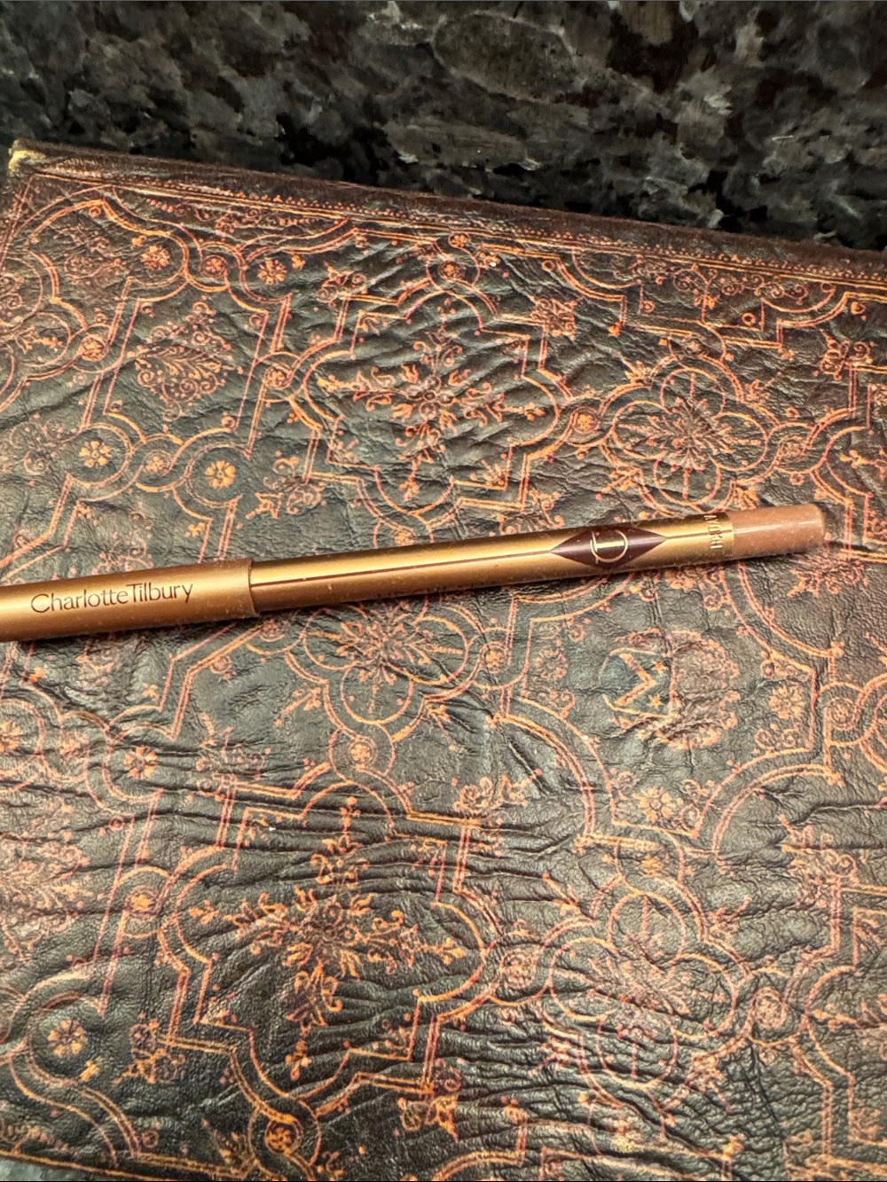 Charlotte Tilbury Iconic Nude Lip Pencil